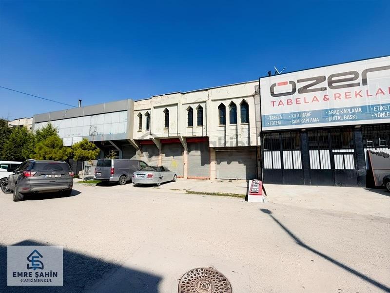Kombassan Sanayi Sit. Kiralık 3 Katlı Dükkan - 2