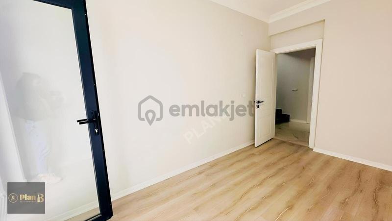 Başiskele Yeşilyurt Mahallesi'nde Satılık 3+1 Bahçe Dubleks - 24