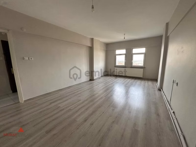 Murat Emlak'tan Kiralık 5.kat 2+1 Balkonlu Cadde Üstü Daire - 3