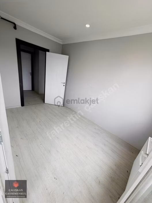Arnavutköy'de Satılık 3+1 110 Metre 2.kat Daire Kat Mülkiyetli - 21