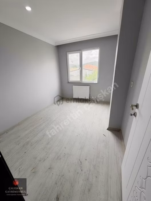 Arnavutköy'de Satılık 3+1 110 Metre 2.kat Daire Kat Mülkiyetli - 6