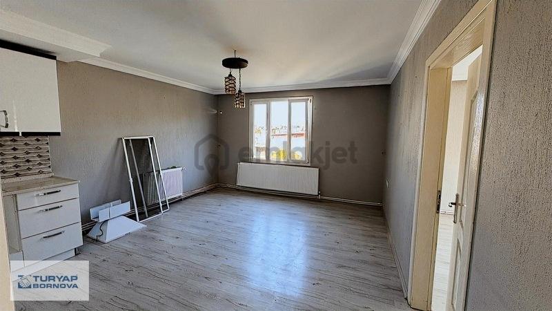 Bornova Altındağ Meriç Mah.de Kiralık Doğalgazlı 2+1 Daire - 2