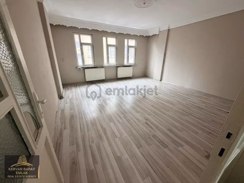 Bağcılar Barbaros Mh. Kiralık Daire 3+1 1 Kat - 2