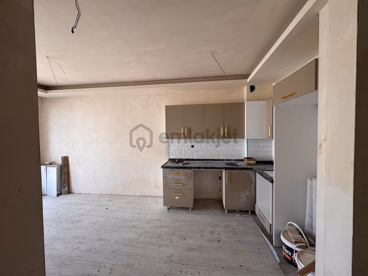 Toplu Konut Bulvara Yakın Yatırımlık 1+1 Satılık Daire - 2
