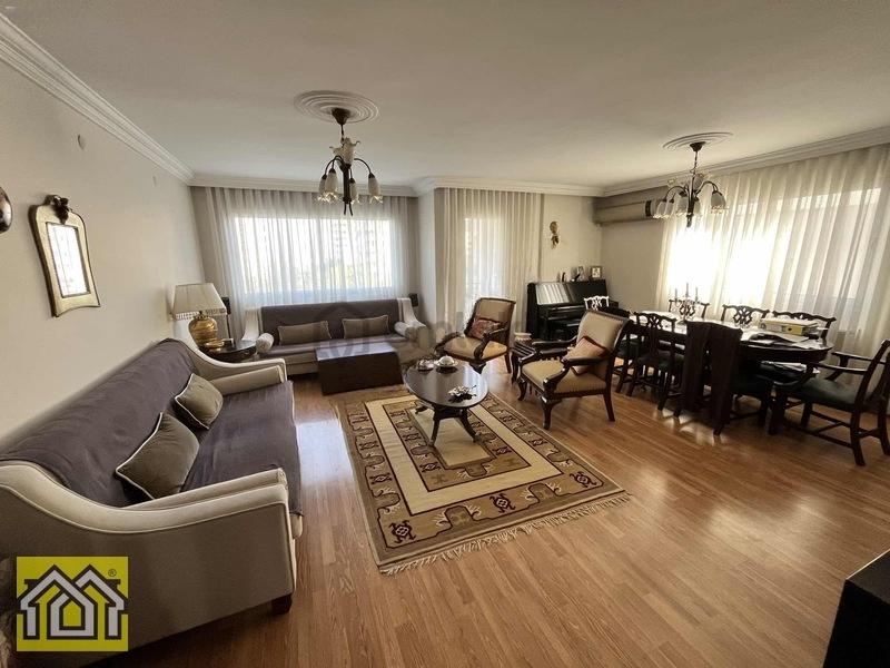 Agora Avm Karşısı Site İçinde Otoparklı - 175 M2 3+1 - 7