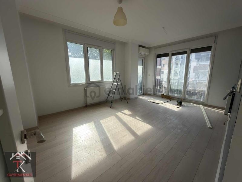 Feneryolunda Satılık 2+1 Daire 65m² Net, Boş, Merkezi Konum - 2