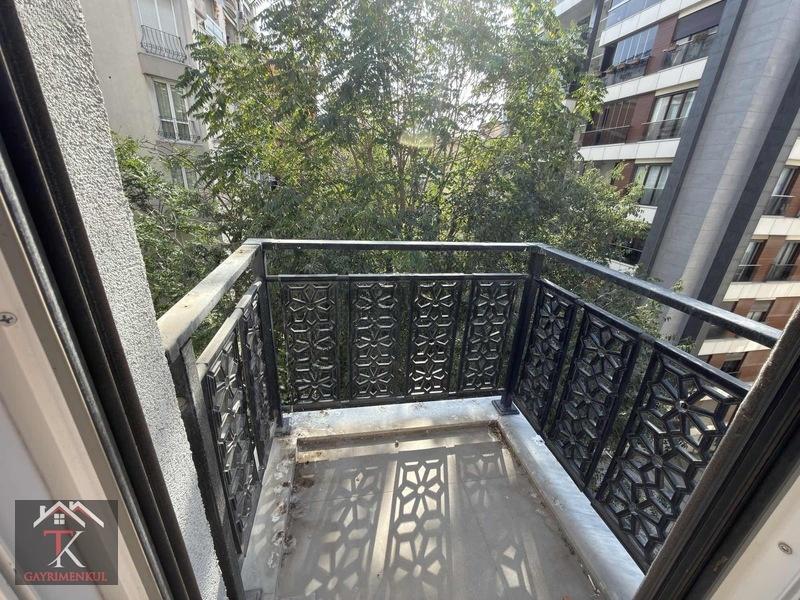 Feneryolunda Satılık 2+1 Daire 65m² Net, Boş, Merkezi Konum - 4
