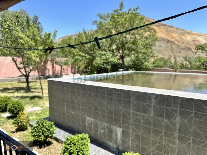 Meram Derede Doga Harıkası Satılık Bahçe Evi - 3