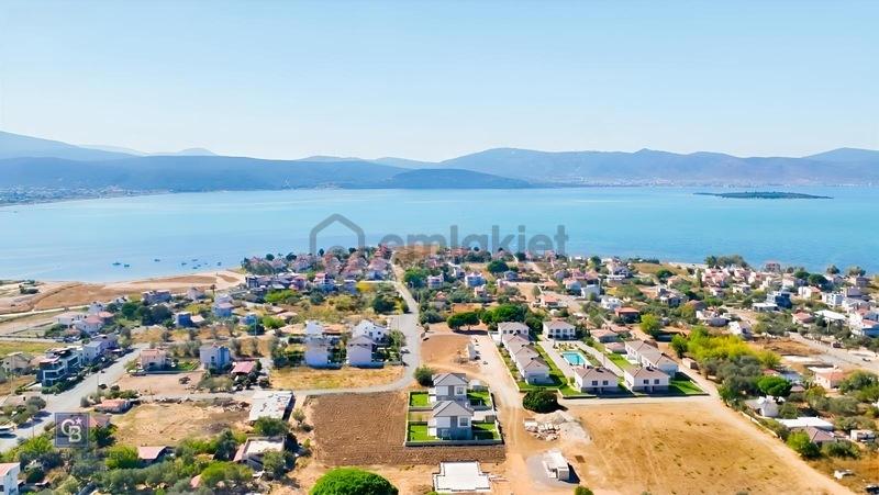 Urla Torosan'da İki Villa İmarlı Harika Konumda Satılık Arsa