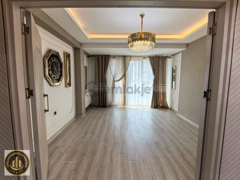 Bağcılar'da Ultra Lüks Kiralık Daire - 13