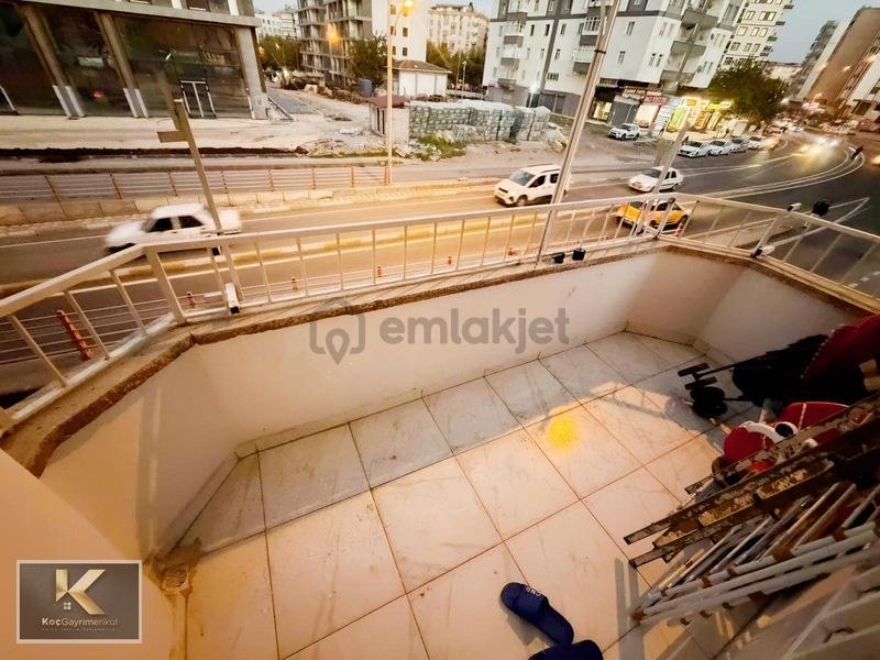 Urfa Yolu Üzeri Mega Center Yani Satılık 2+1 Bakımlı Daire - 12