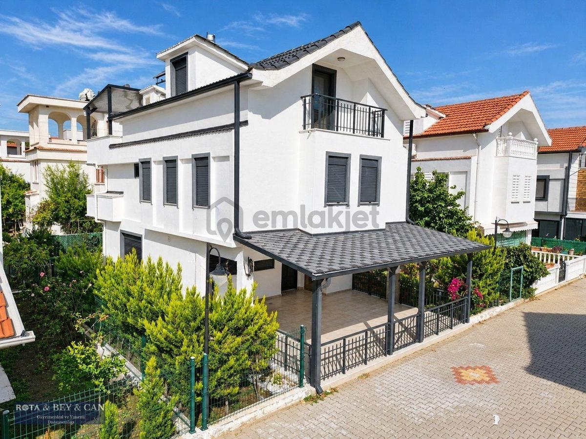 Rota'dan | Mükemmel Konumda | Elit Site İçerisinde | 4+1 Villa - 5