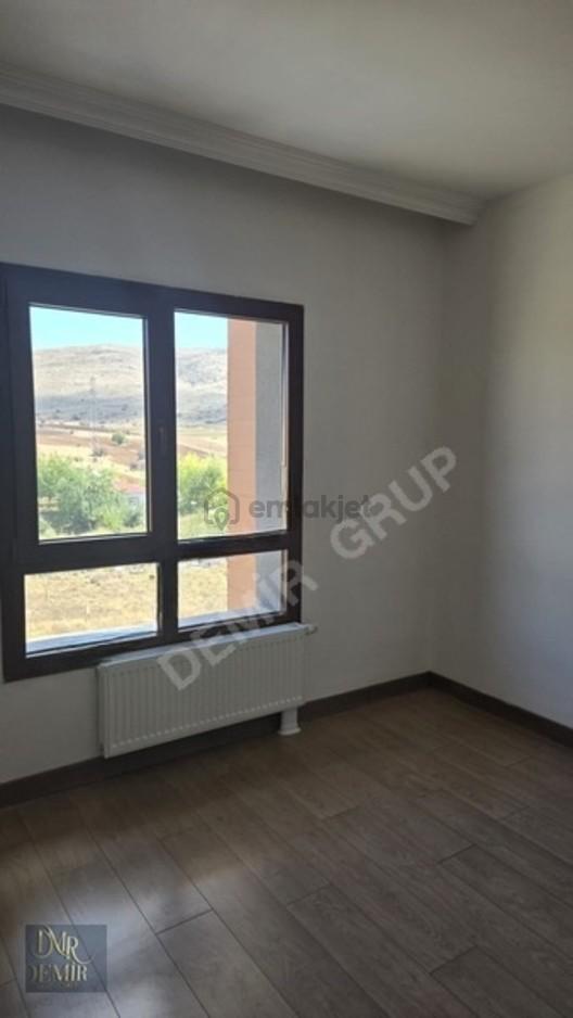 Güneykent 3. Etap'ta Kiralık 2+1 Daire (net 85 M²) - 23