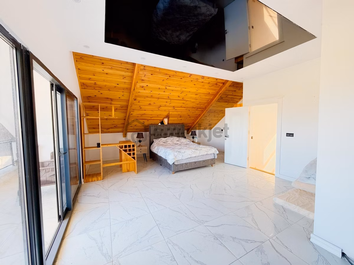 Yeni Rota'dan Lüx Eşyalı Satılık Villa - 23