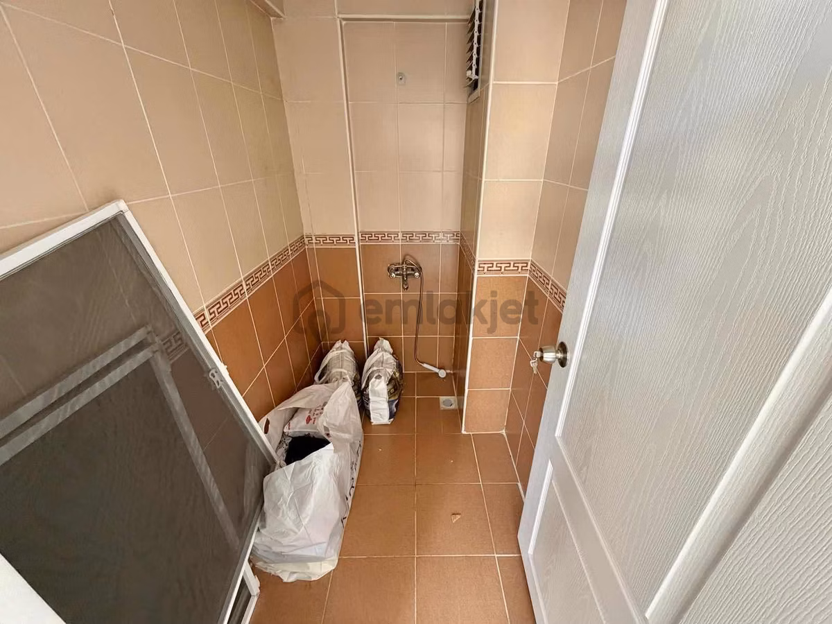 Arakat'ta Ön Cepe Kilerli Ebeveyn Banyolu 3+1 Satılık - 34
