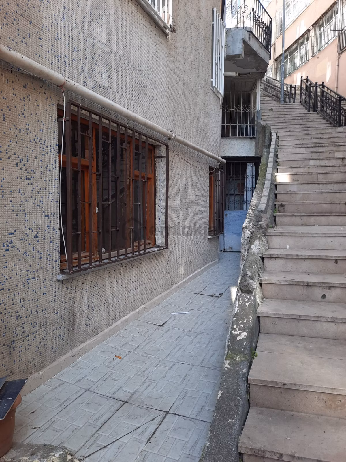 Bahçe Katı Üsküdar Meydana 5dk Yürüme Mesafesinde Temiz