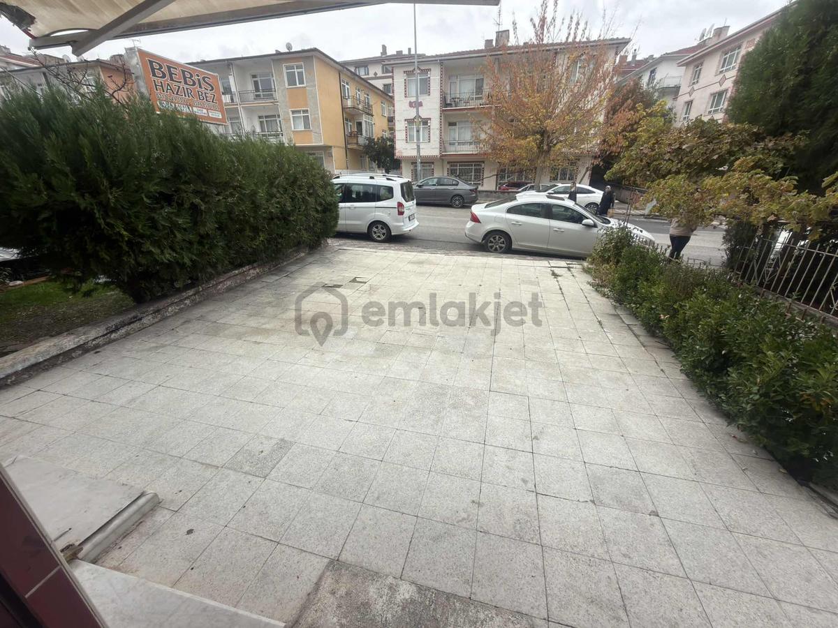 Cadde'de Merkezi Konum Depolu Satılık Dükkan - 4