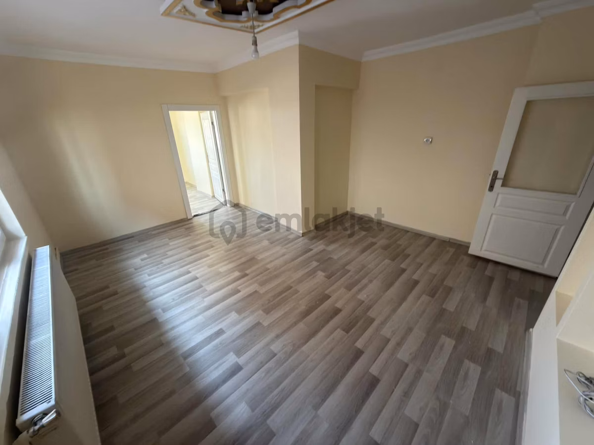Merkezi Konumda Ön Cepe 2+1 Kiralık - 19