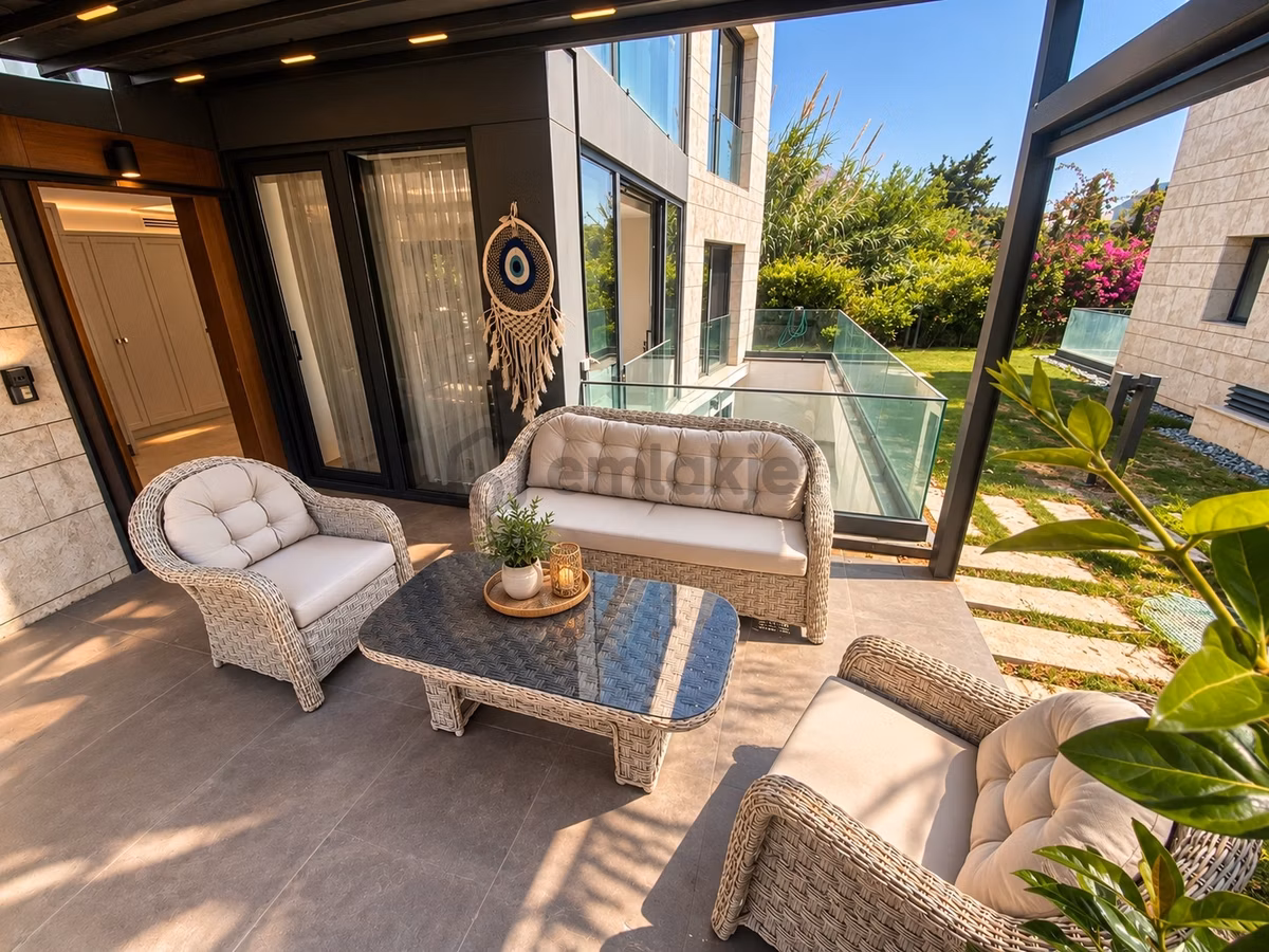 Bodrum,akyarlar'da,denize Sıfır,özel Plajlı,4+1,bahçeli,villa - 5