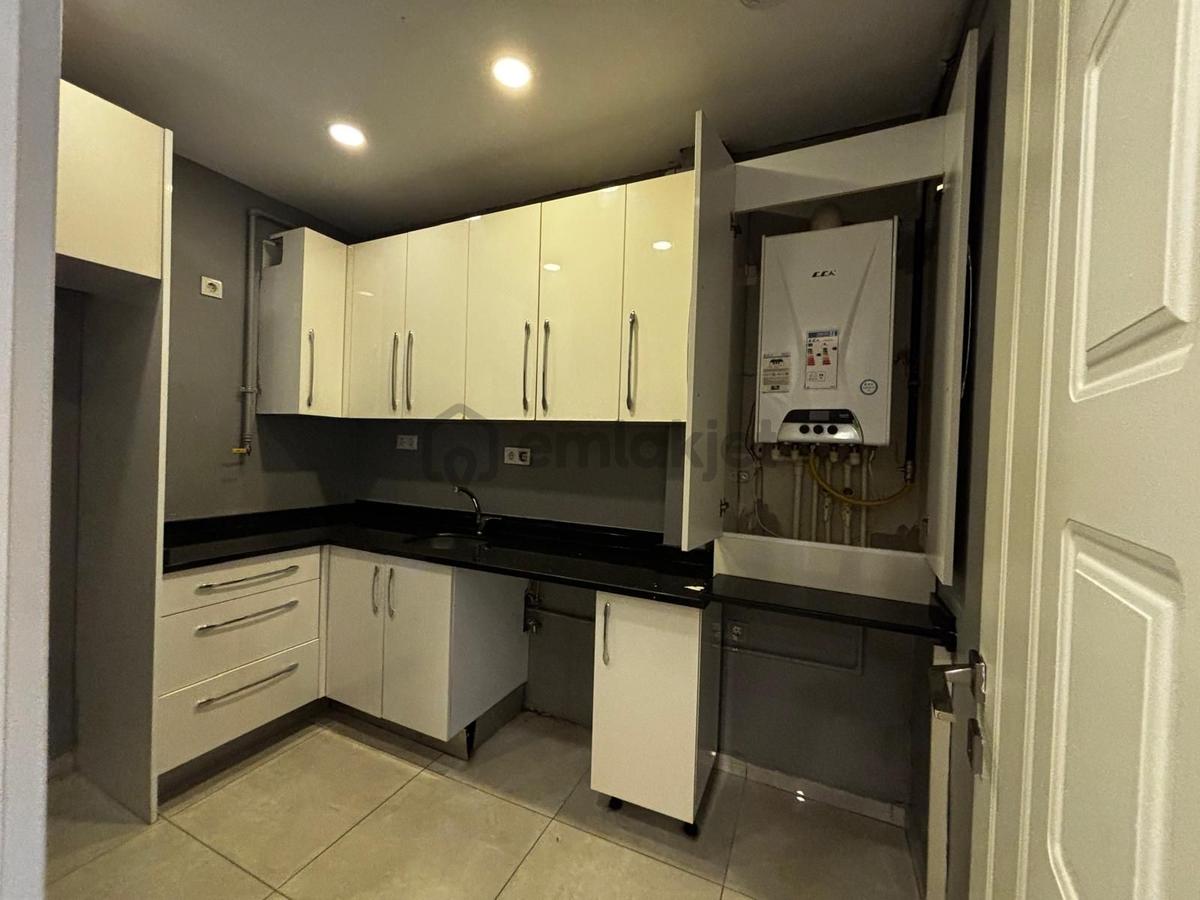 Bakırköy Sahilde 100m2 Ofis - 14