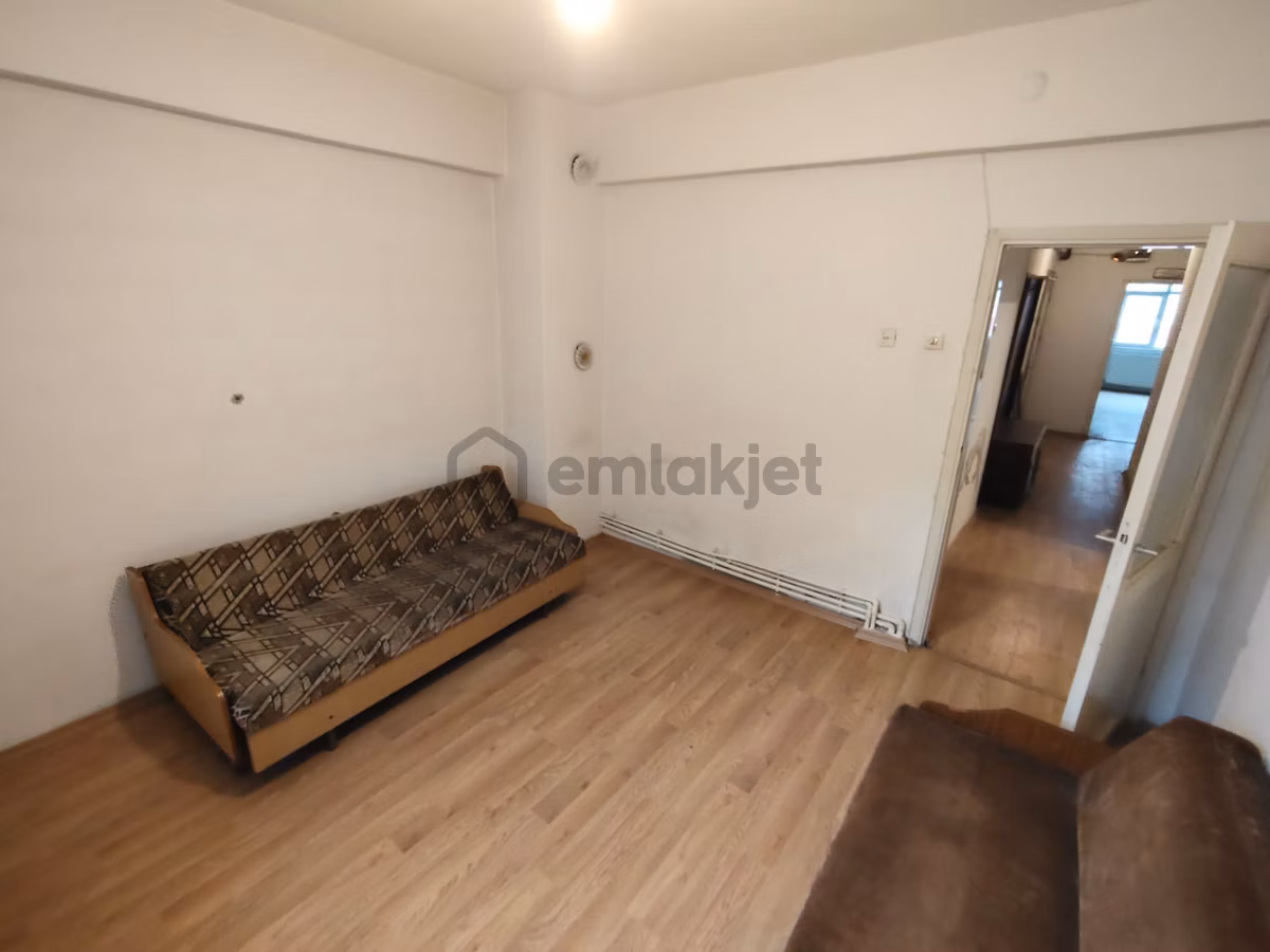 Eski Adliye Karşı Arasında 1.kat Satılık Daire - 4