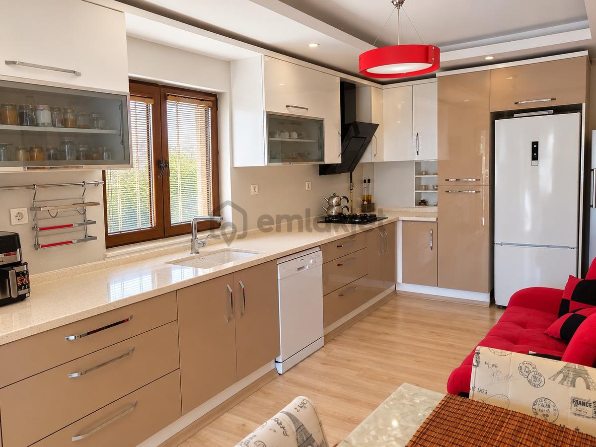 Kiralık Geniş Lüks 3+1 Cengiz Topel Cadde Yakını - 15