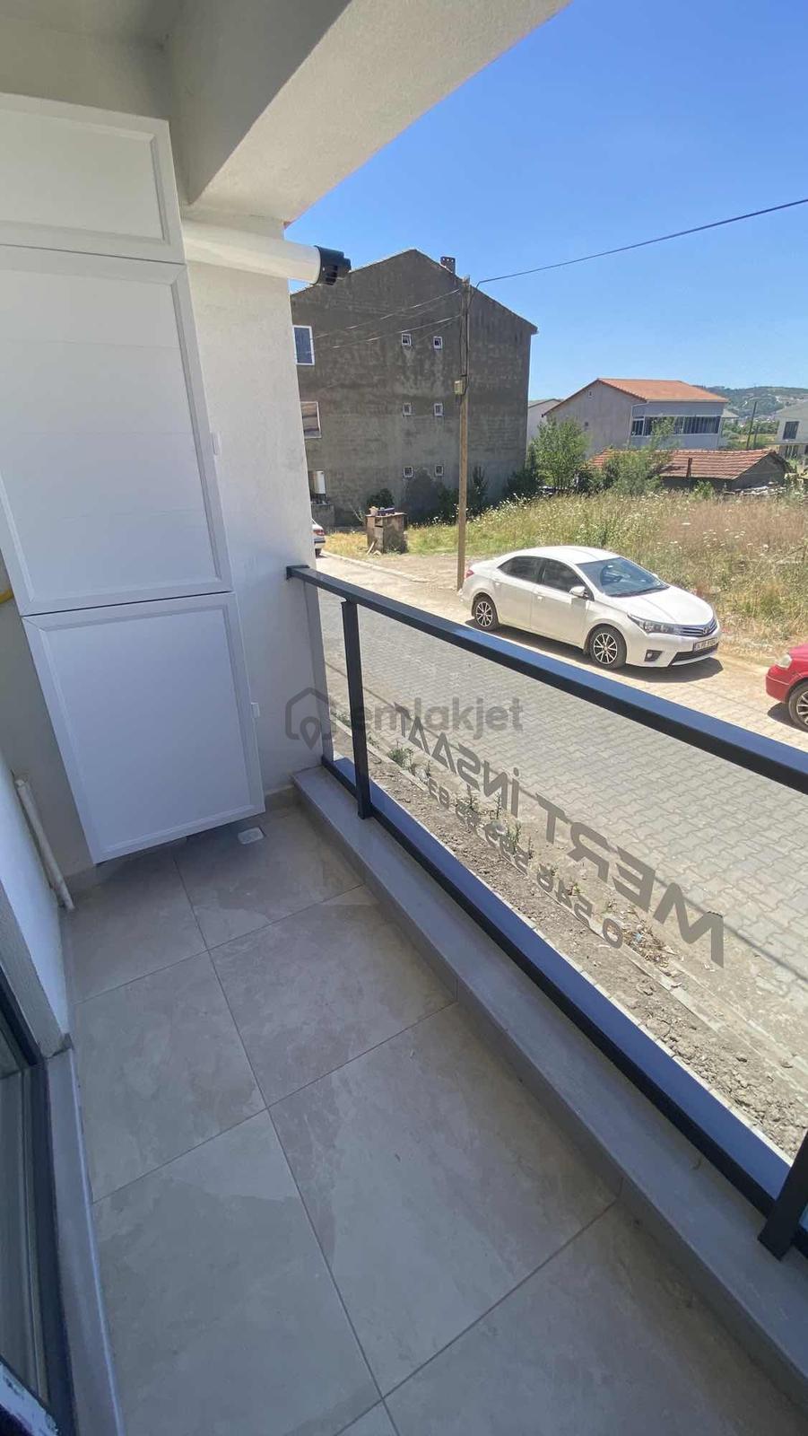 Kalafat Yolu Satılık Geniş 1+1 Daire - 12
