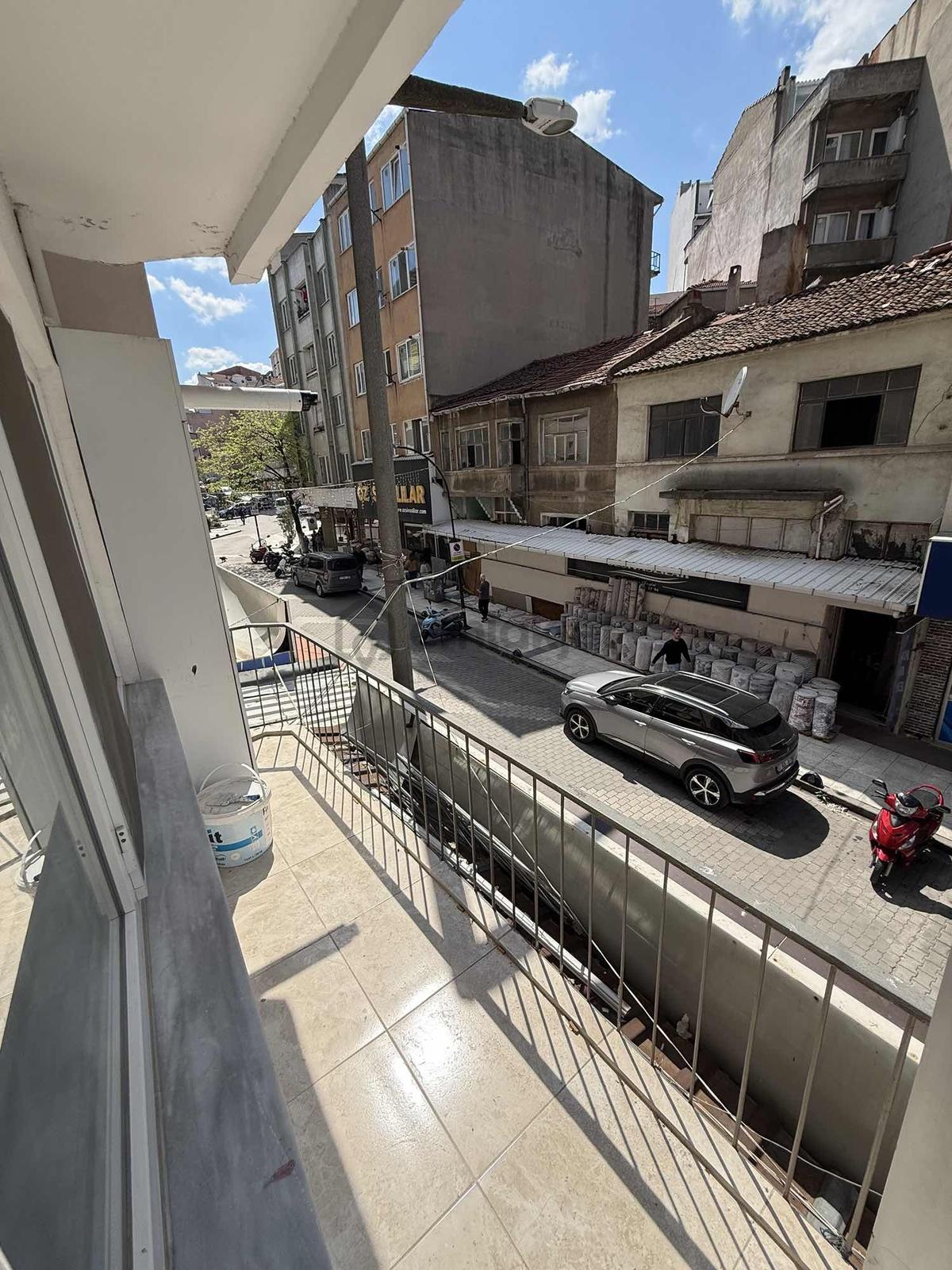 Çarşı İçerisinde Kiralık 2+1 Daire - 11