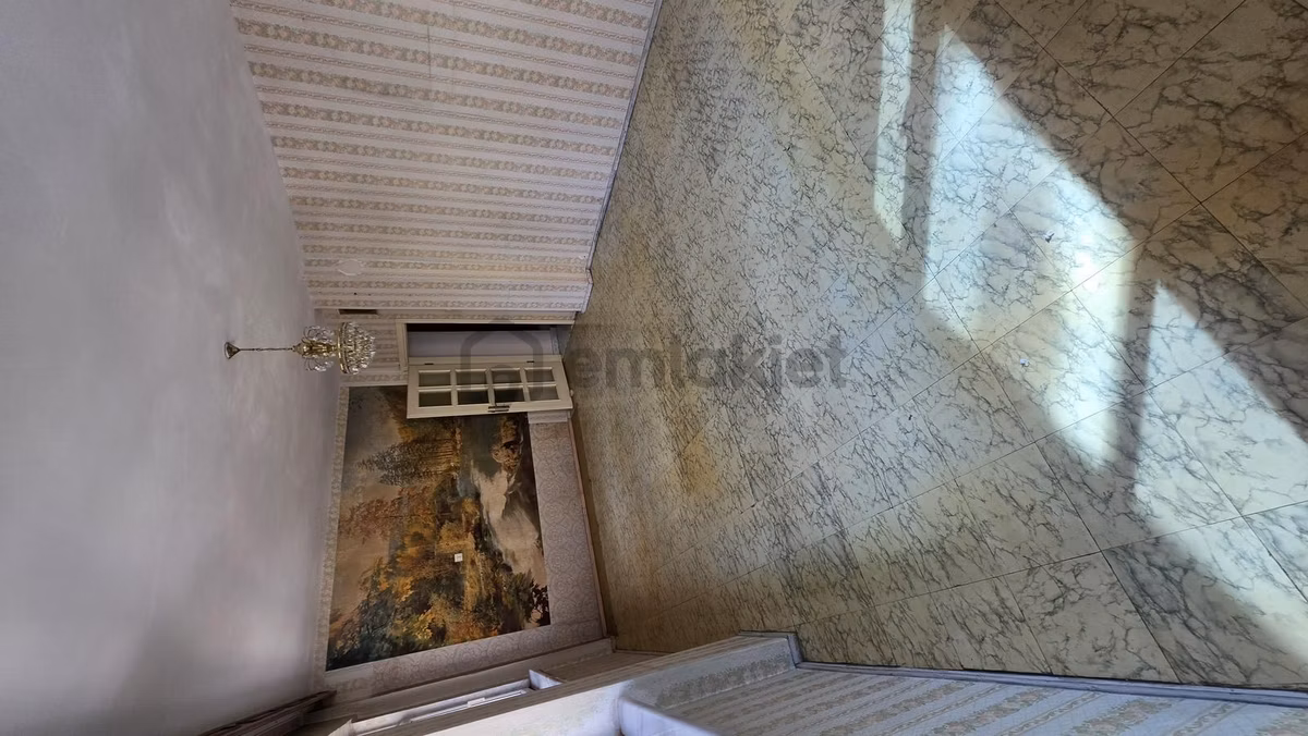 Fomara Caddesinin Bir Arka Sokağında Kiralık - 19