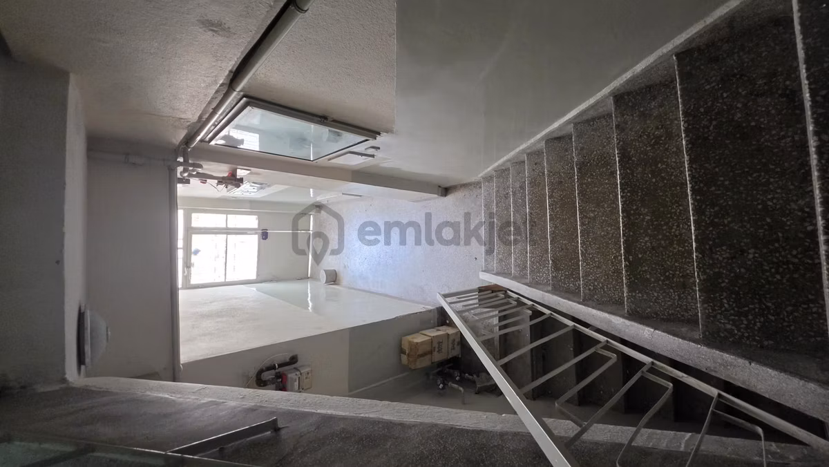 Fomara Caddesinin Bir Arka Sokağında Kiralık - 7