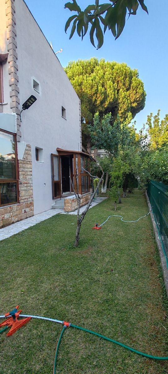 Burhaniye İmko Sitesi'nde Tümüyle Yenilenmiş Villa - 9
