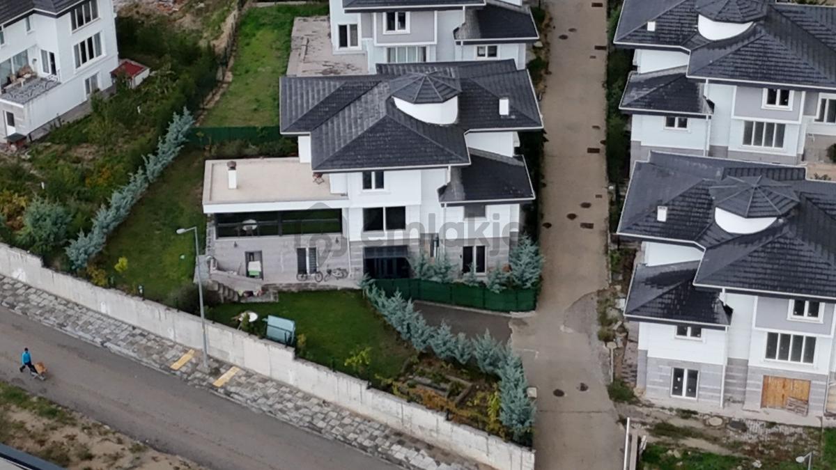 Alacaatlı Popüler Sitesinde Şerefiyeli Satılık Villa - 48