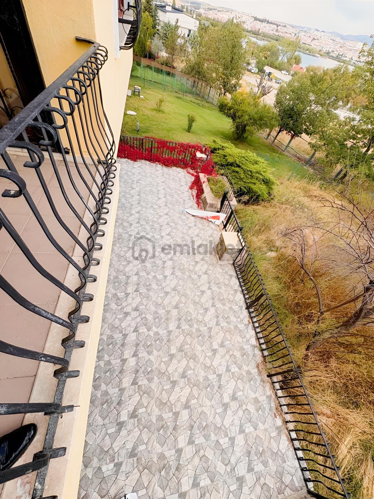 Gölbaşı Satılık 8+1 Villa Göl Manzaralı Site İçerisinde 3 Katlı! - 48