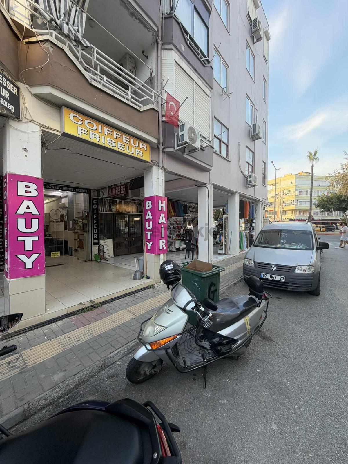 Alanya Cleopatrada Devren Kiralık Berber Salonu - 9