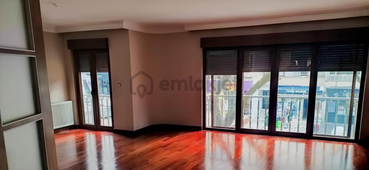 Erenköy Ethem'e Dedi Caddesine Cephe 140m2 Net 4+1 Kombili - 3