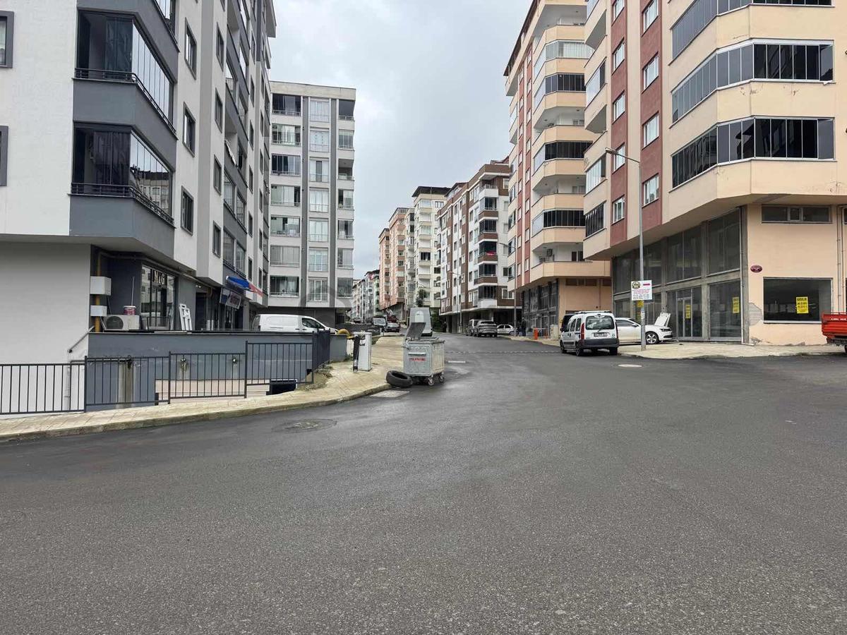Redstone Dan Yomra Sancak Mah Satılık Dükkan - 15