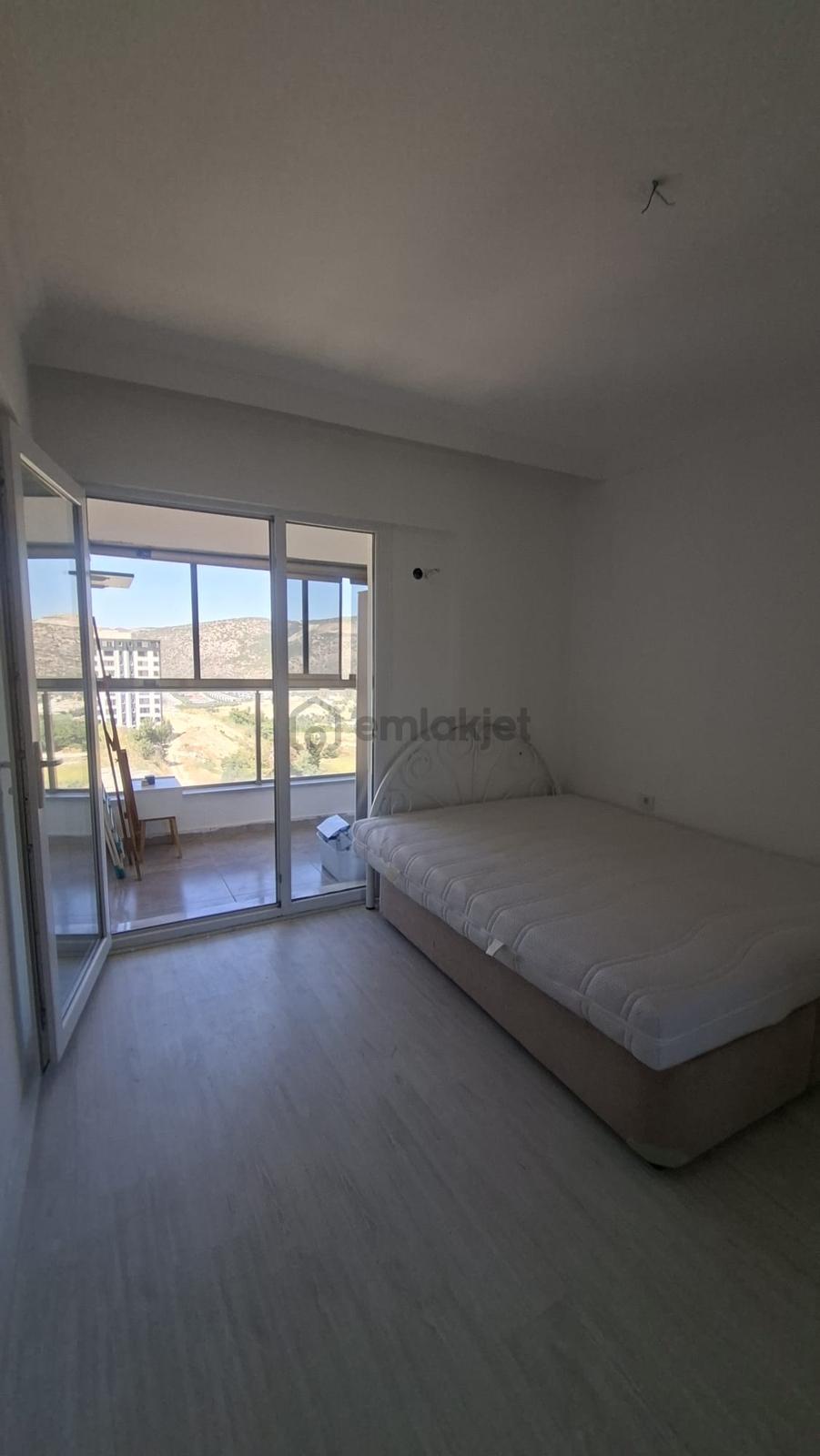 Kuşadası Uydukent Bakımlı 2+1 Kiralık - 3