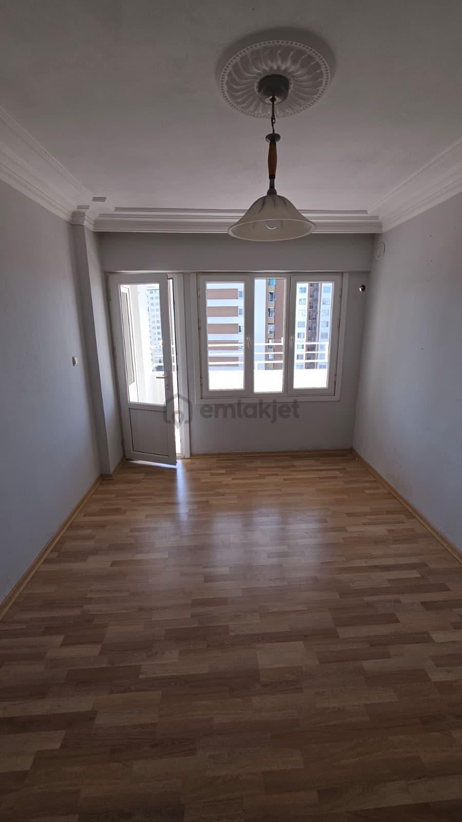 2000 Evler De 3+1 Kapalı Mutfak Ebeveyn Banyolu Kiralık Daire - 15