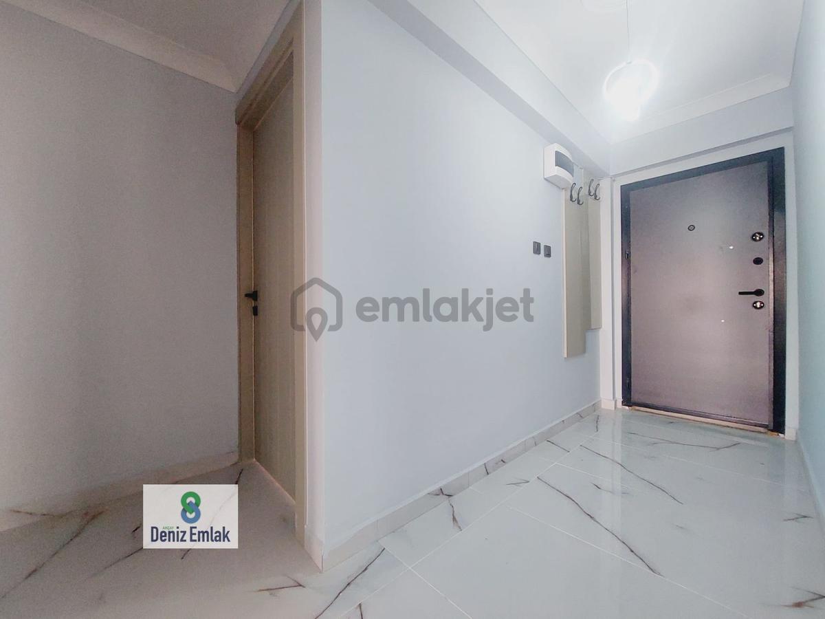 Denizden Akçayda Öncephe Komple Tadilatlı Satılık 2+1 Daire. - 3