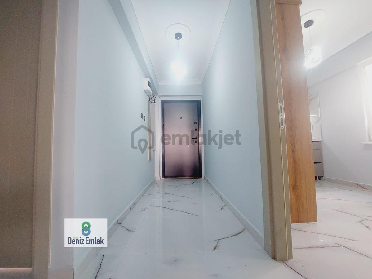 Denizden Akçayda Öncephe Komple Tadilatlı Satılık 2+1 Daire. - 32
