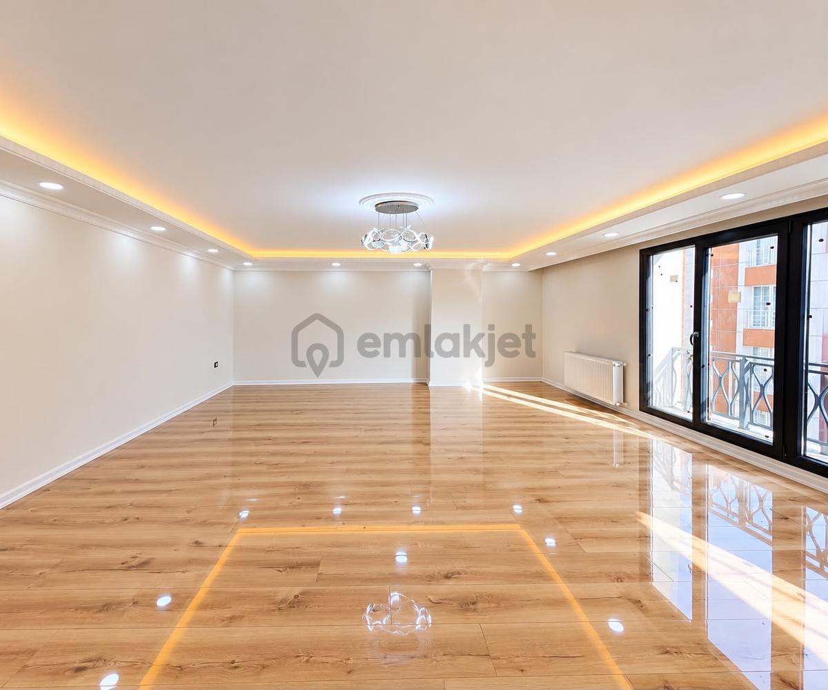 Metrobüse 8 Dk Acil Satılık Kelepir 3+1 - 18