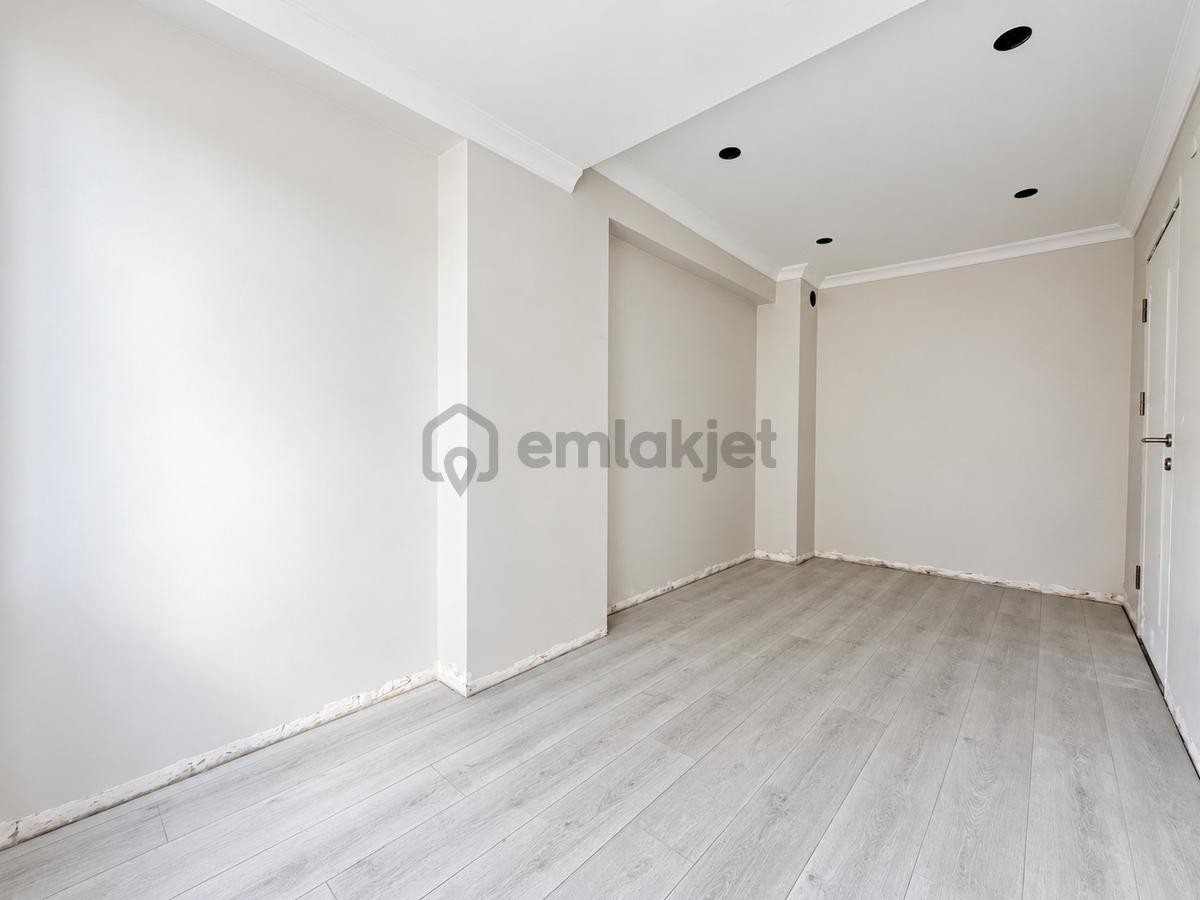 Ferit Selim Paşa Caddesi Üzerinde Çok Değerli Konum,ön Cephe - 11