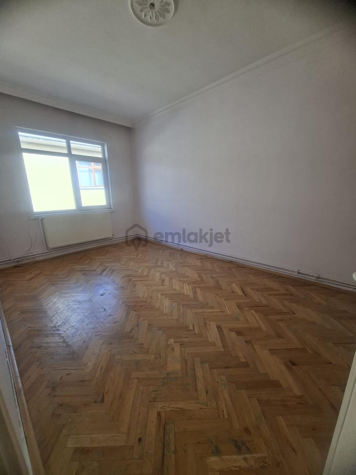 Kuyubaşı Metro Dibi 3+1 120m2 Katta Ç.balkonlu - 6