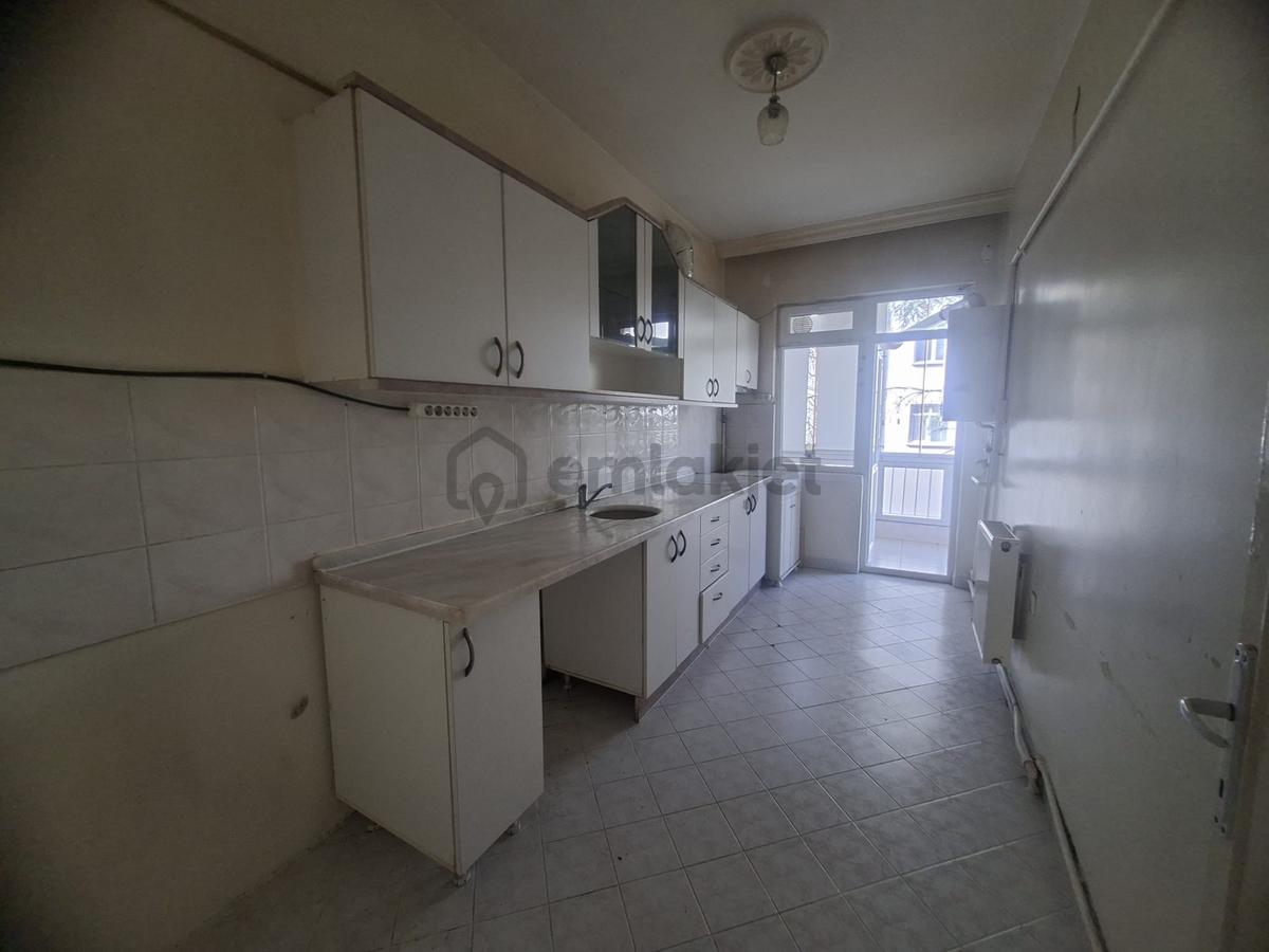 Kuyubaşı Metro Dibi 3+1 120m2 Katta Ç.balkonlu - 17