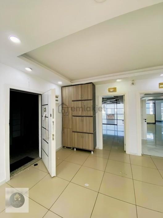 İstasyon Civarı 275 M² 5+1 Satılık Ofis - 32