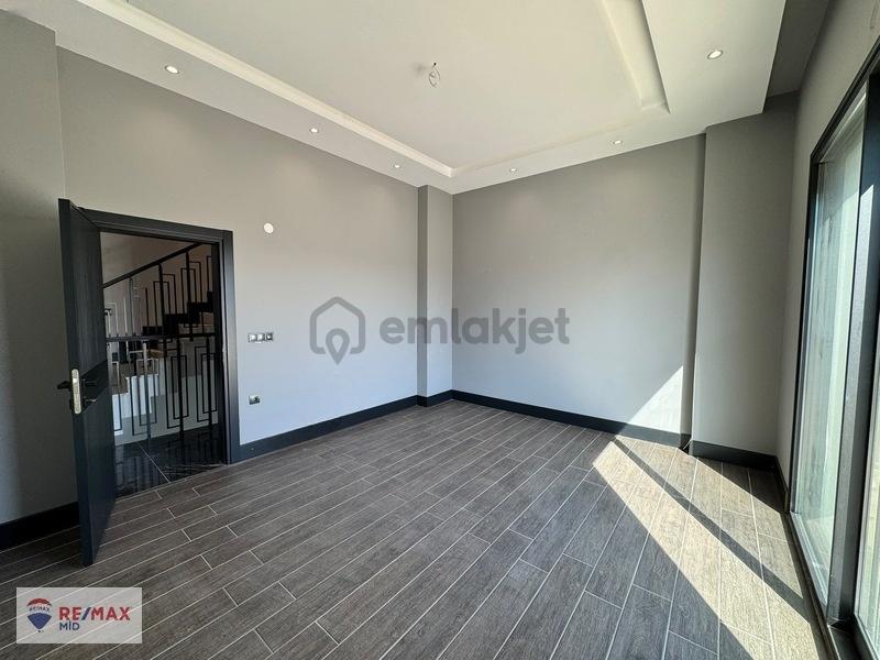 Remax Mid Paşaköy Mah. 7+1 Satılık Havuzlu Villa - 15