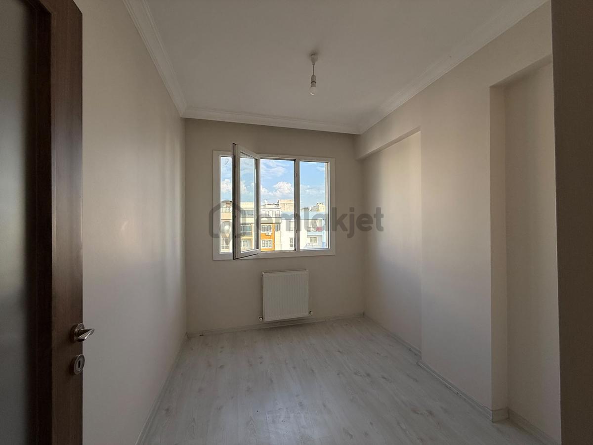 Atatürk Mahallesinde 2+1 Kiralık Daire - 12