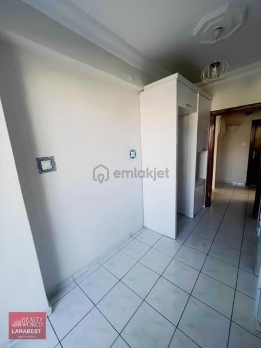 Cadde Üzerinde Merkezi Konumda 2+1 Daire! - 6