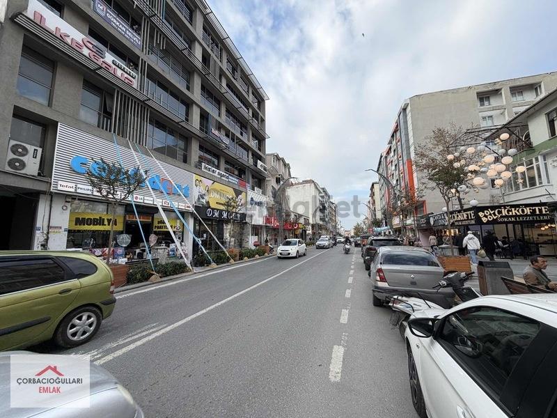 En İşlek Konumda Cadde Manzaralı Ofis - 26
