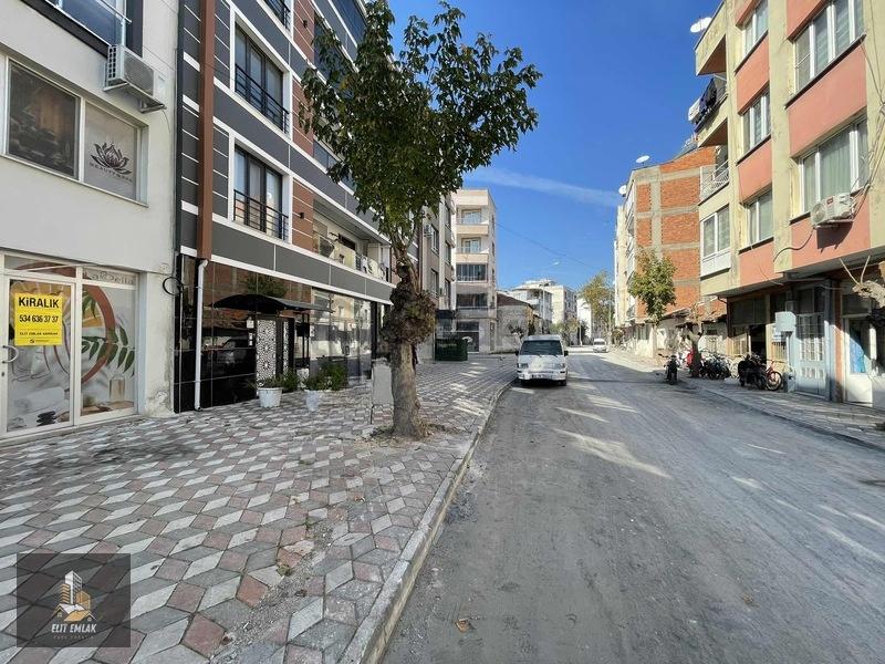 Reşatbey'de Batarkatlı 200m² Kiralık Dükkan - 18